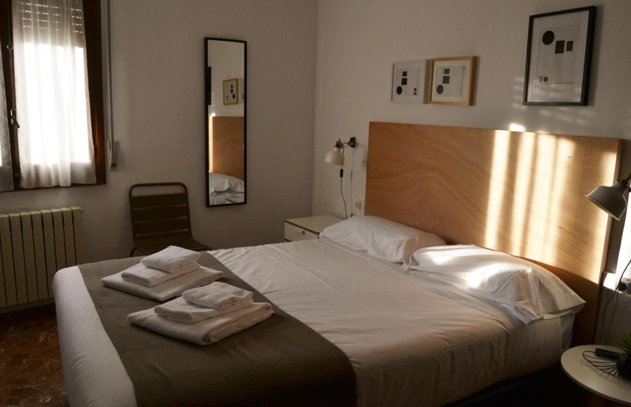 Tres Puentes Anguiano Apartamentos Y Hostal Ngoại thất bức ảnh