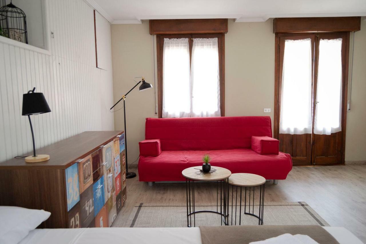 Tres Puentes Anguiano Apartamentos Y Hostal Ngoại thất bức ảnh
