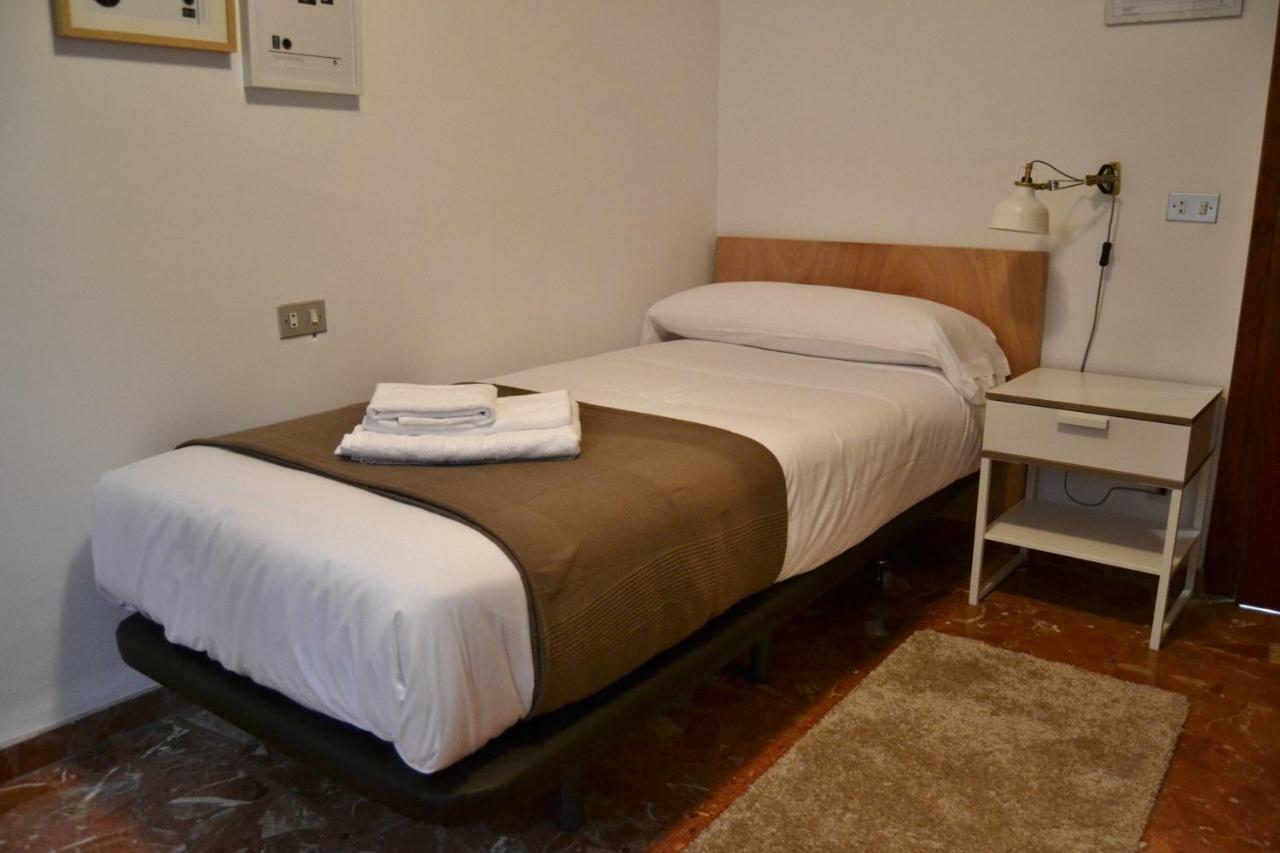 Tres Puentes Anguiano Apartamentos Y Hostal Ngoại thất bức ảnh