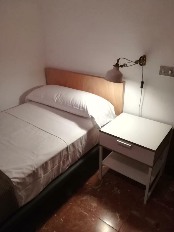 Tres Puentes Anguiano Apartamentos Y Hostal Ngoại thất bức ảnh