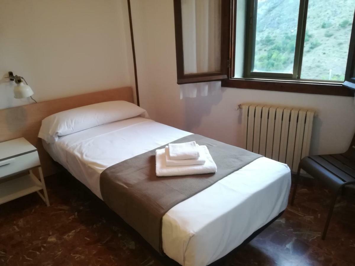Tres Puentes Anguiano Apartamentos Y Hostal Ngoại thất bức ảnh