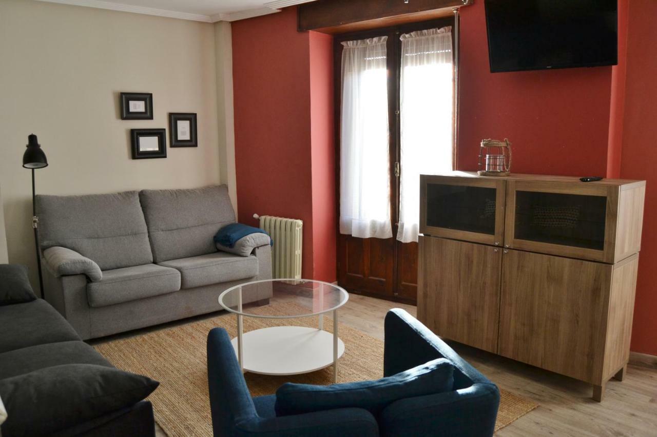 Tres Puentes Anguiano Apartamentos Y Hostal Ngoại thất bức ảnh