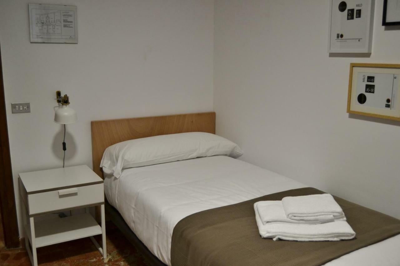 Tres Puentes Anguiano Apartamentos Y Hostal Ngoại thất bức ảnh