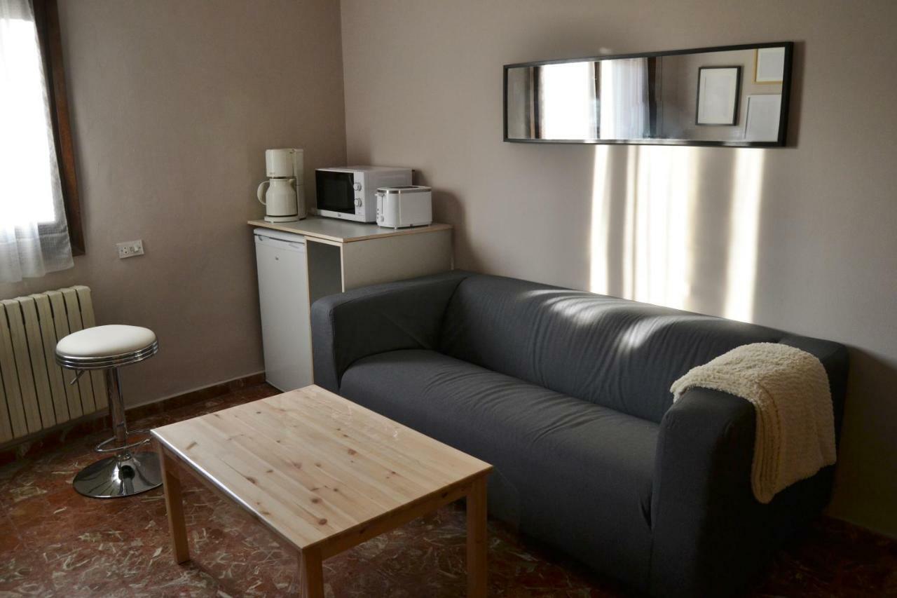 Tres Puentes Anguiano Apartamentos Y Hostal Ngoại thất bức ảnh