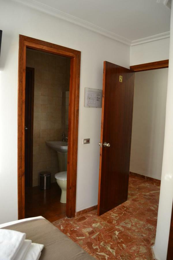 Tres Puentes Anguiano Apartamentos Y Hostal Ngoại thất bức ảnh
