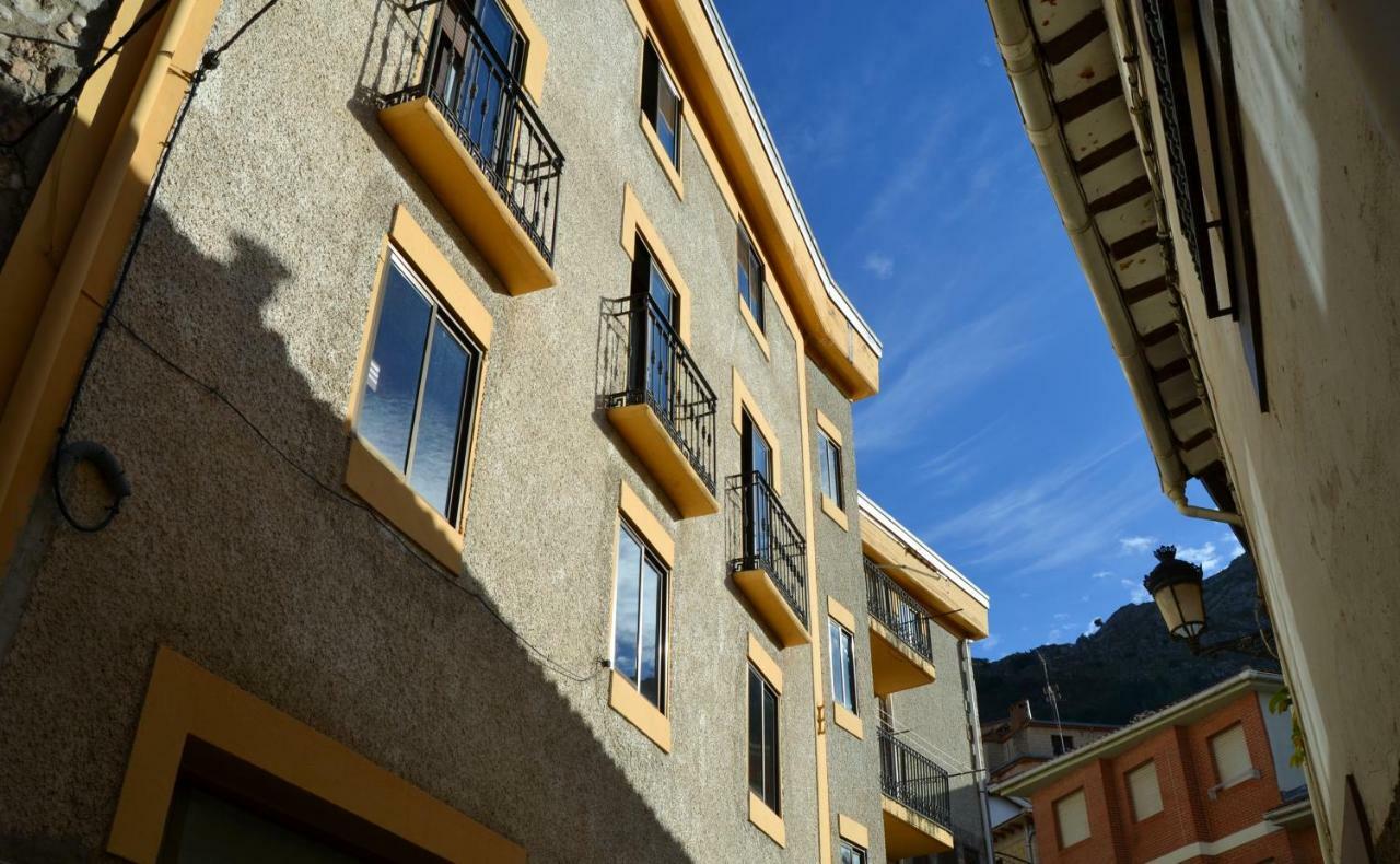 Tres Puentes Anguiano Apartamentos Y Hostal Ngoại thất bức ảnh
