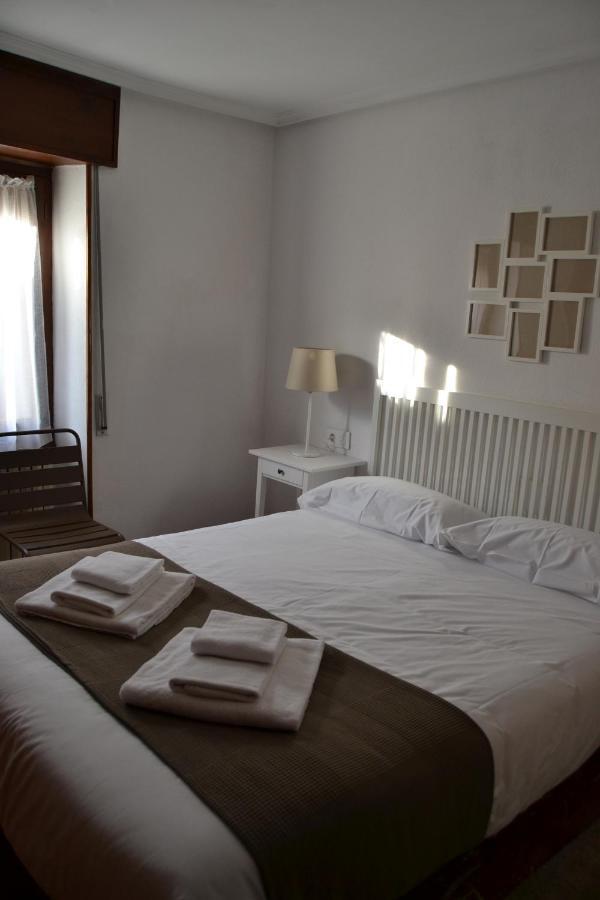 Tres Puentes Anguiano Apartamentos Y Hostal Ngoại thất bức ảnh